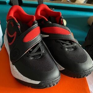 Nike Team Hustle D 11 PS in Black and Red (youth size 2)